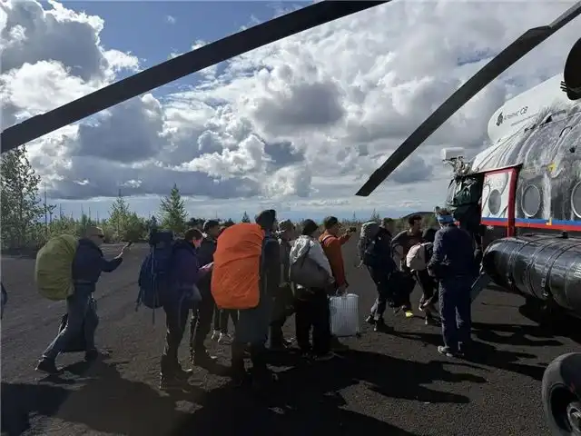 Эвакуация туристов с Толбачика завершена после воздушной операции спасателей