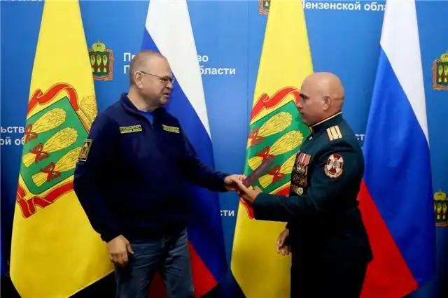Мельниченко поздравил выпускников проекта «Герои Пензенского края» и вручил им дипломы