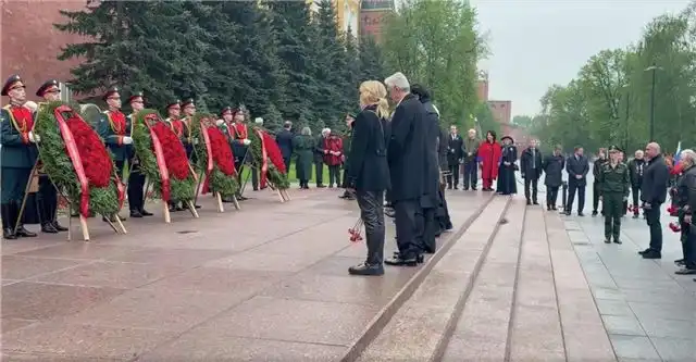 Представители СТД РФ почтили память павших у Могилы Неизвестного Солдата у Кремля