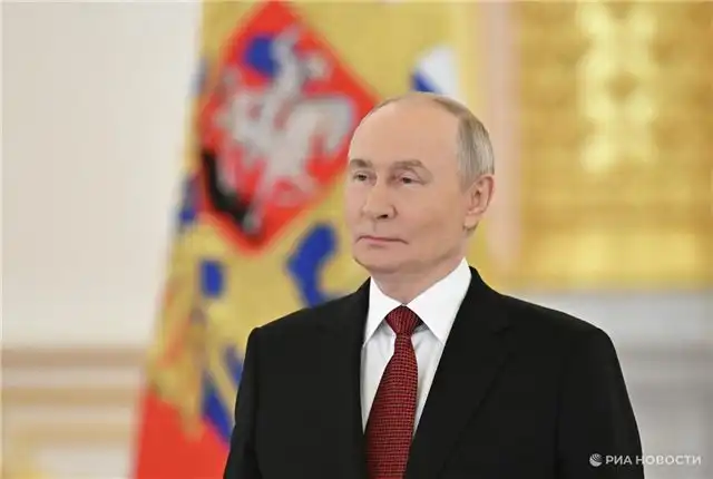 Путин направил поздравления преподавателям, студентам, аспирантам и выпускникам ИСАА МГУ