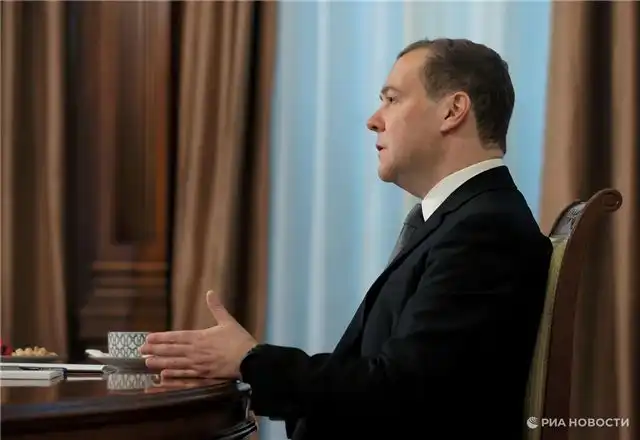 Медведев объяснил сохранение российских войск в Южной Осетии политикой Грузии