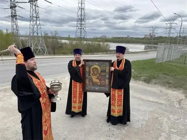 По Перми провезли чудотворный образ Божией Матери «Пермская»