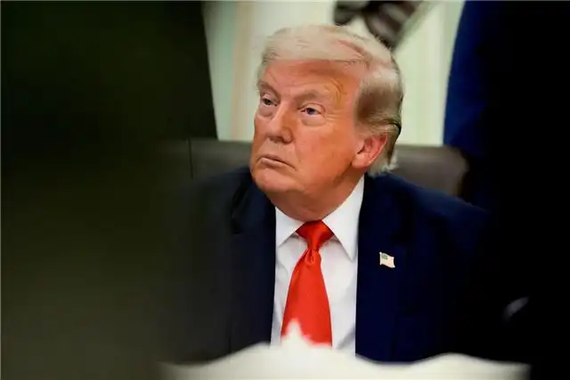 Трамп отправился в перелет через США на подаренном Катаром самолете