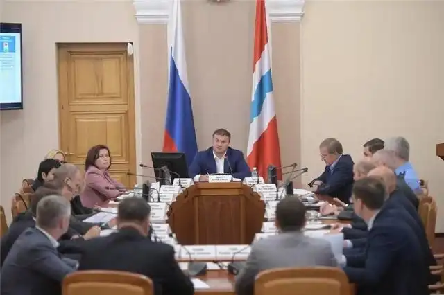 Хоценко обсудил с командой ход газификации Омской области