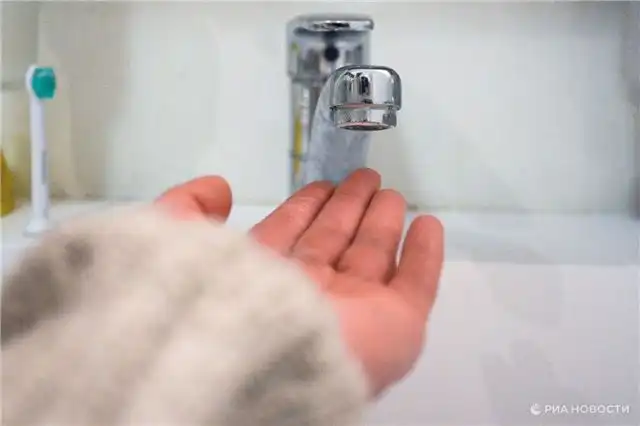 Что делать, если горячая вода не появилась вовремя - обращайтесь в управляющую компанию