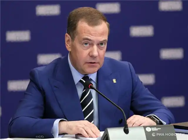 Медведев заявил о праве России наносить удары по судам, заподозренным в поставках грузов Киеву