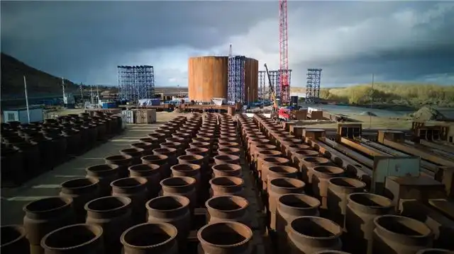 Под опорой № 9 Ленского моста у Якутска установили второй коффердам