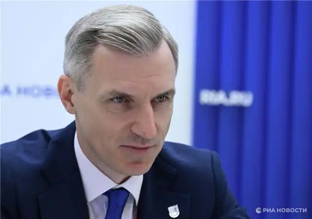Анохин рассказал об успехах в привлечении врачей и медработников в Смоленскую область