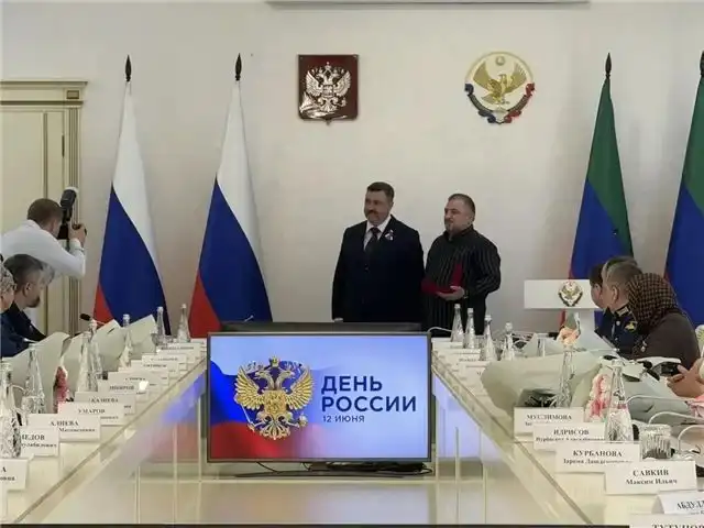 В День России врио главы Дагестана Щукин отметил заслуги участников СВО, учителей и медиков
