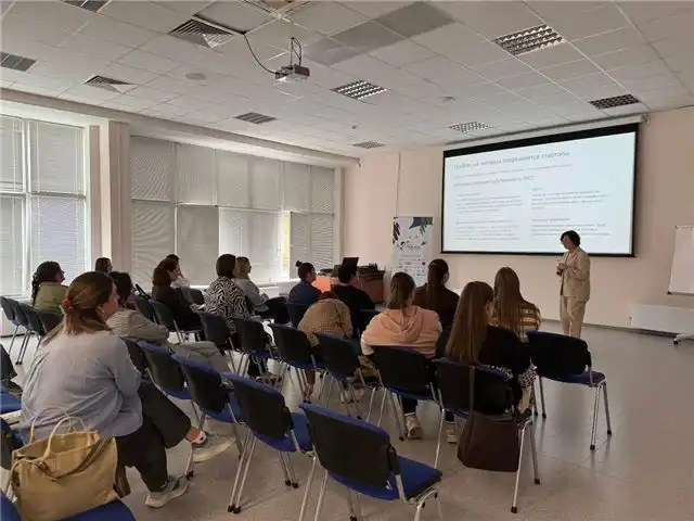 Першиков поручил помочь с работой сотрудникам разрушенного ВСУ склада в Котовске